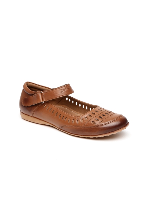 

Lee Cooper Women Brown Leather Ballerinas, Tan