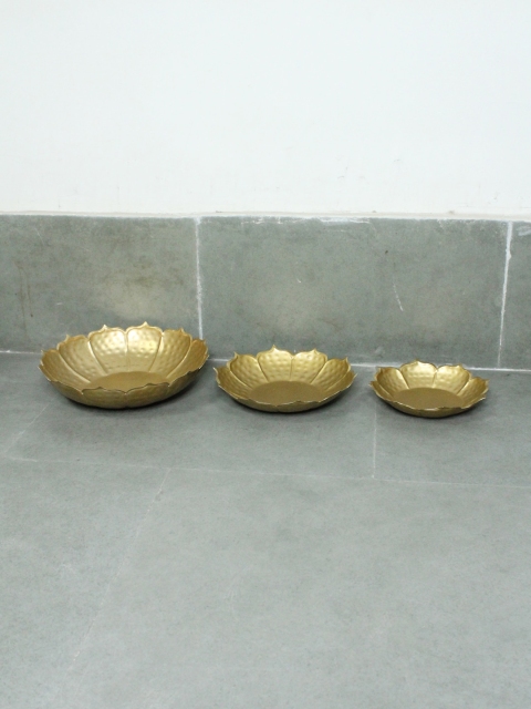 

Wonderland Set Of 3 Gold-Toned Solid Metal Hammered Traditional Lotus Urli Bowli