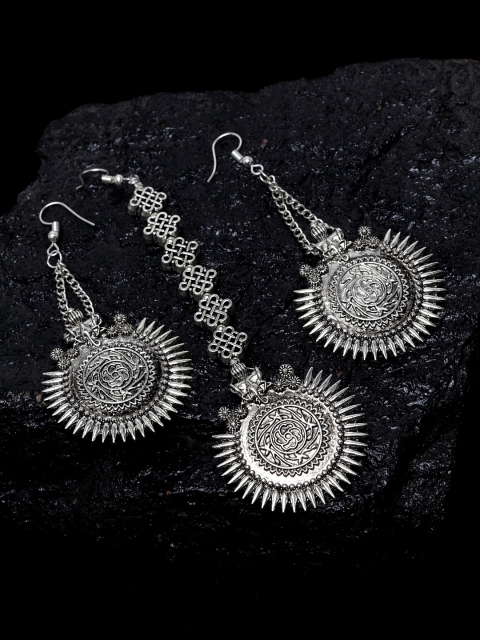 

PANASH Oxidised Silver-Plated Oxidised Maang Tikka With Earring Set