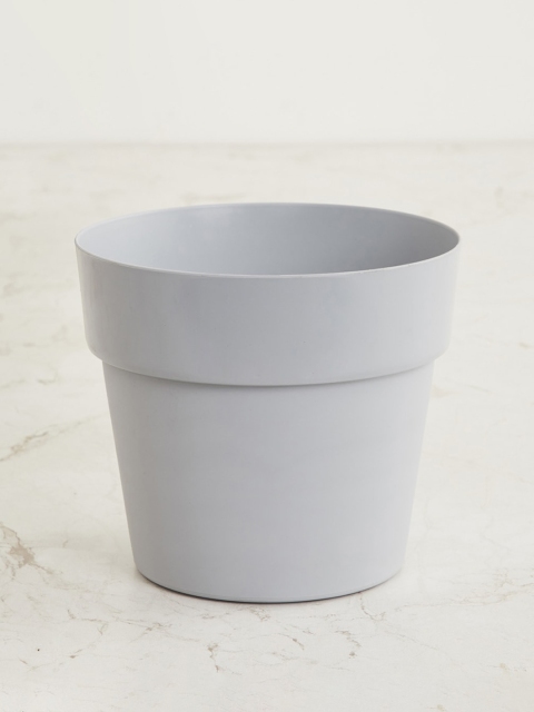 

Home Centre Grey Solid Plastic Planter