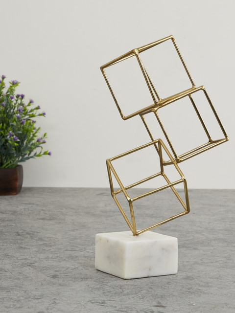 

Home Centre Gold-Toned Solid Eternity Cube Showpiece