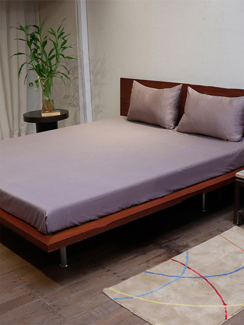 

ZEBA Grey Solid 300 TC King Bedsheet with 2 Pillow Covers