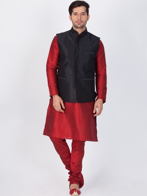 

VASTRAMAY Men Maroon Kurta with Churidar