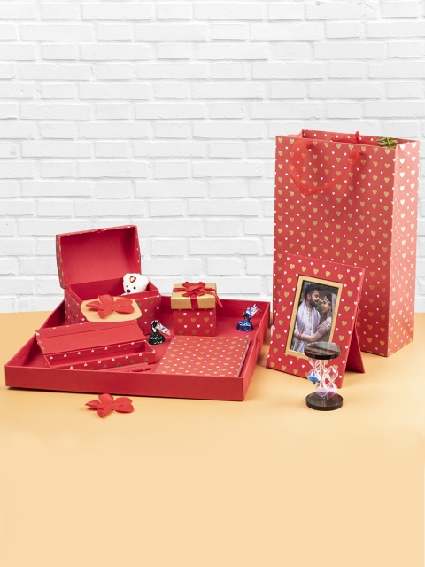 

MARKET99 Red & Gold-Toned Printed Gift Box Set