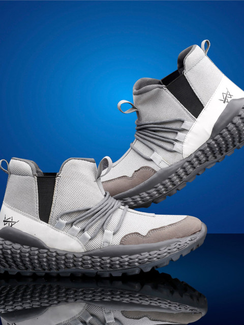 

Woakers Men Grey Woven Design Sneakers