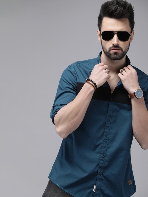 

Roadster Men Teal Blue & Black Colourblocked Casual Shirt