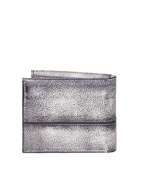 

Justanned Men Beige Vintage Treated Textured Leather Two Fold Wallet