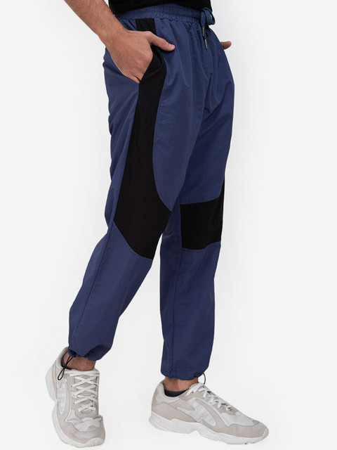 

ZALORA ACTIVE Men Navy Blue & Black Solid Lounge Pants