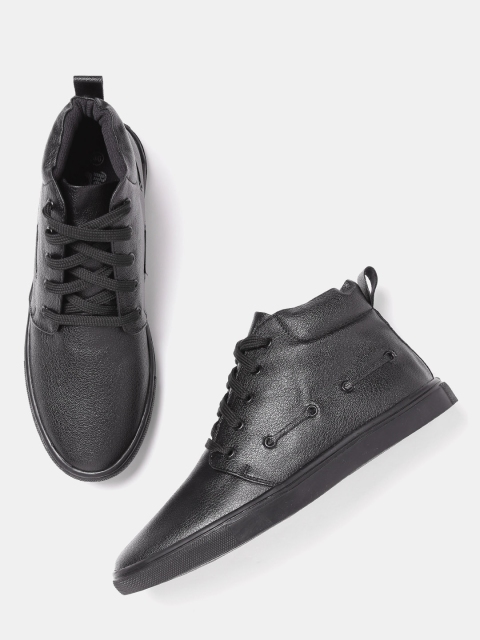 

Roadster Men Black Solid Mid-Top Sneakers