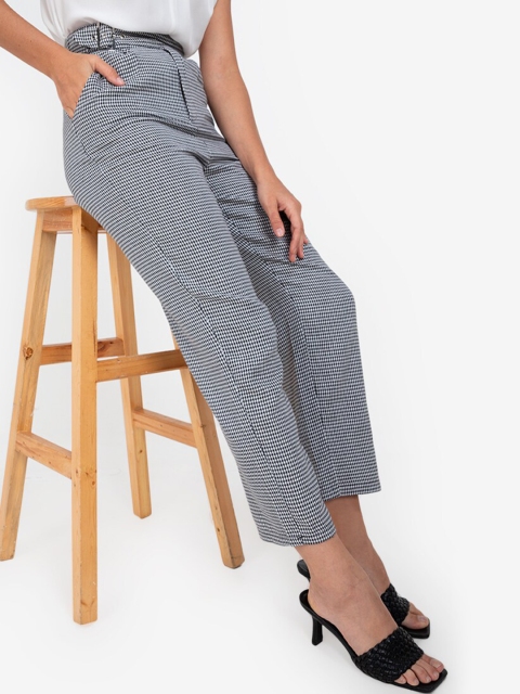 

ZALORA WORK Black Houndstooth Checked Regular Fit Cropped Trousers