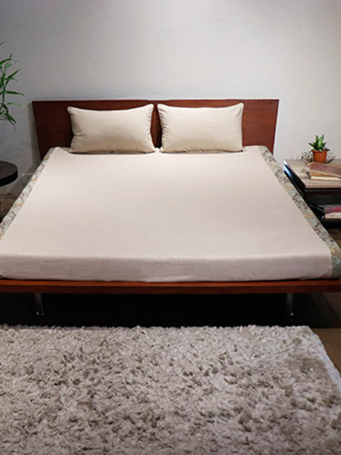 

ZEBA Green & Cream Solid 250-349 TC Jacquard Bordered Double Bed Cover With Two Pillow Covers