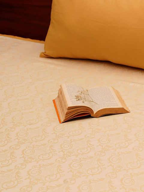 

ZEBA Cream-Coloured & Beige Printed Single Bed Cover With Pillow Cover