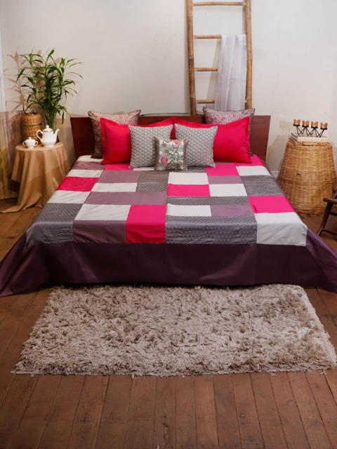 

ZEBA Pink & Grey Checked Bed Cover With 2 Pillow
