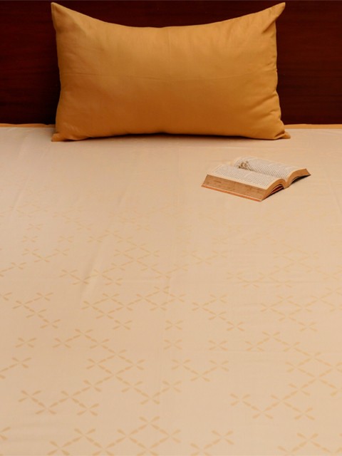 

ZEBA Cream-Coloured & Beige Printed Single Bed Cover With Pillow Cover