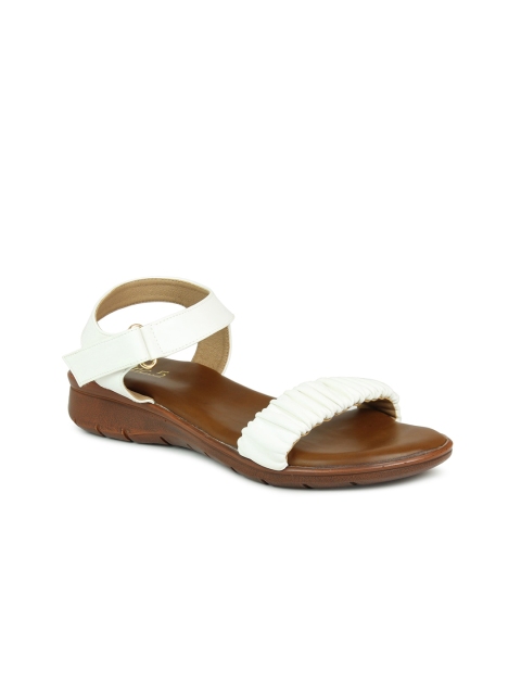 

Inc 5 Woman White Flatform Sandals