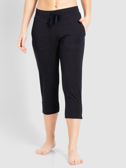 

Jockey Women Blue & Black Printed Capris