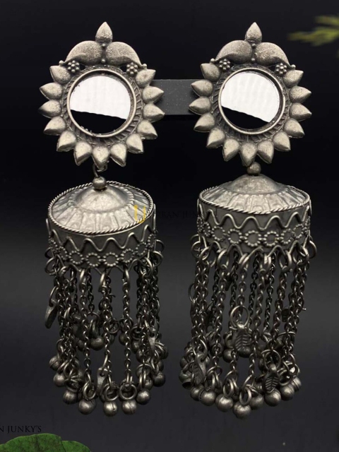 

Vembley Silver-Toned Set Of 2 Circular Drop Earrings