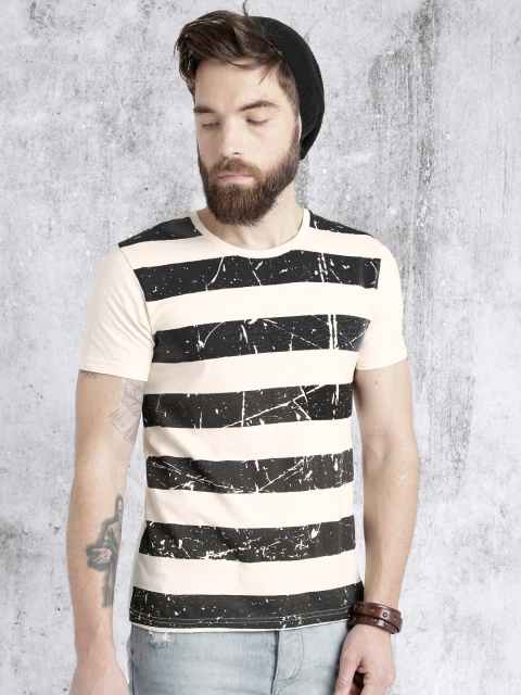 

Roadster Men Cream & Black Striped Round Neck T-shirt