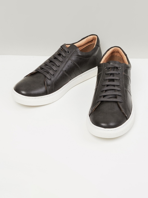 

max Men Grey Solid Casual PU Sneakers