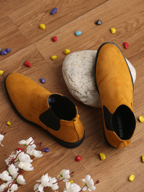 

Bruno Manetti Men Camel Brown Suede Flat Boots