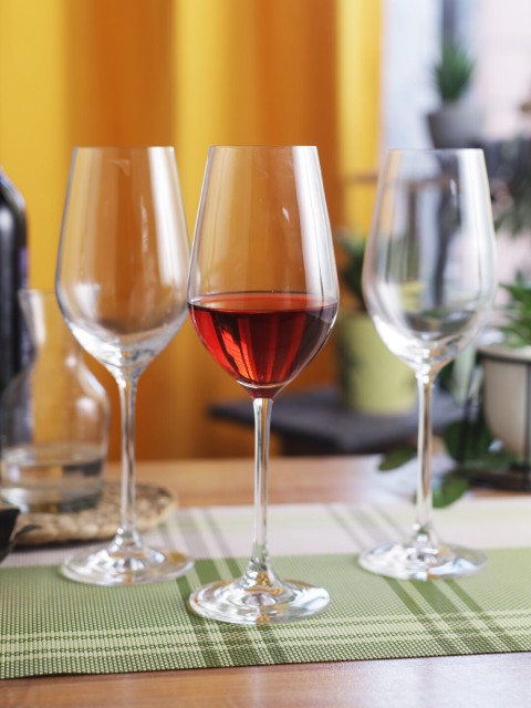 

Lucaris Set Of 6 Transparent Solid Wine Glass