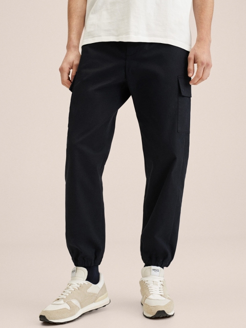 

MANGO MAN Black Solid Cargo Trousers