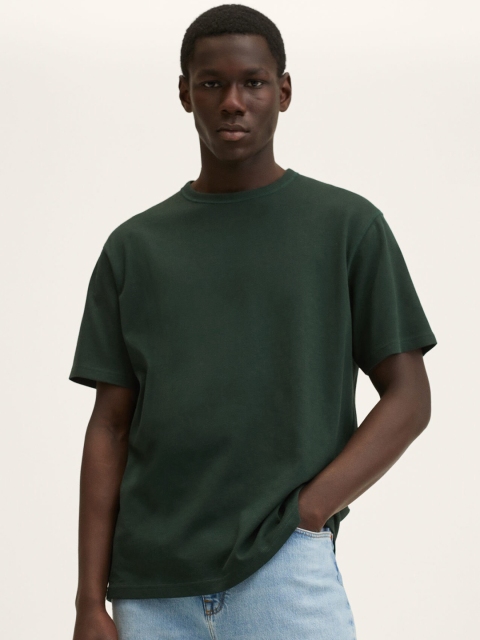 

MANGO MAN Green Solid Pure Cotton T-shirt