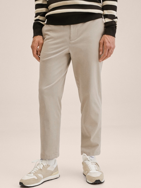

MANGO MAN Beige Tapered Fit Solid Cropped Trousers