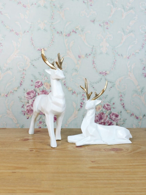 

Wonderland White Set of 2 Deer Showpieces