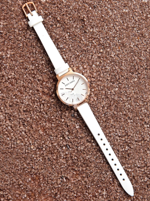 

Pipa Bella Women Cream-Coloured Dial & White Straps Analogue Watch O-JA22WT00116514