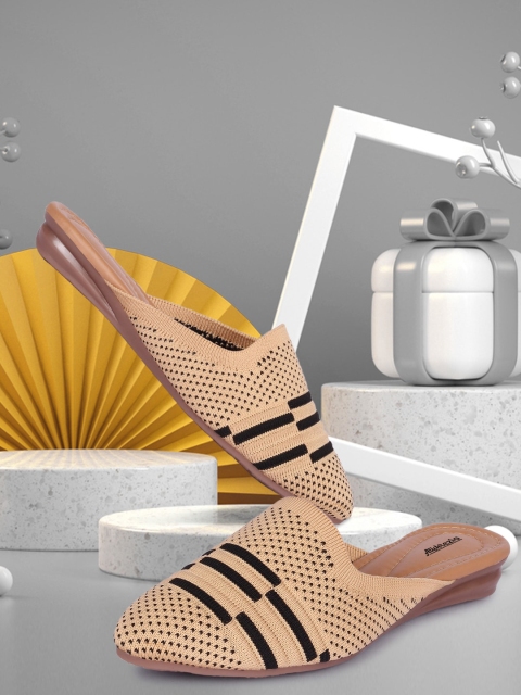 

Alishtezia Women Beige Woven Design Mules