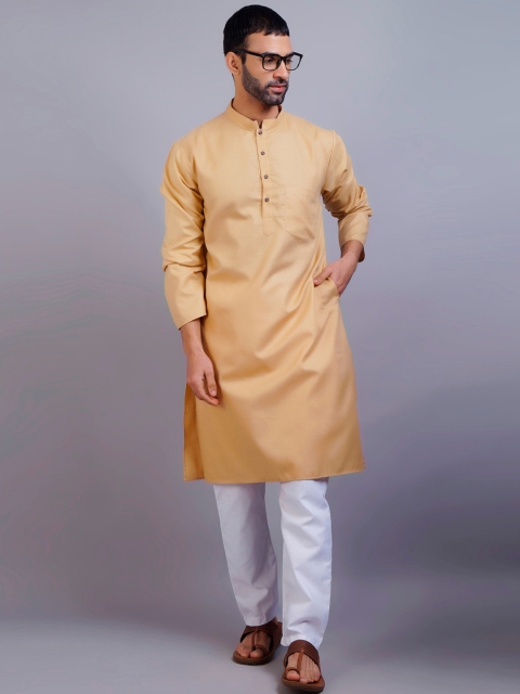 

GRACIT Men Beige & White Cotton Silk Kurta With Pyjamas
