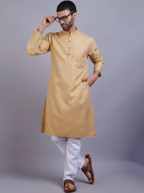 

GRACIT Men Beige Solid Kurta With Pyjamas