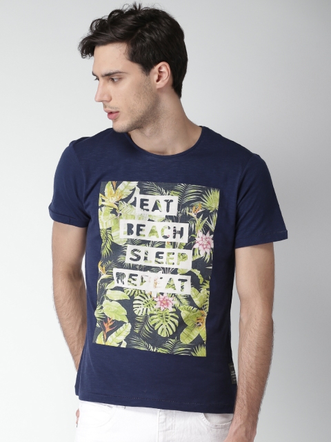 

Mast & Harbour Men Navy & Green Printed Round Neck T-shirt, Navy blue