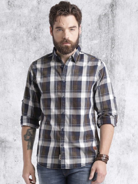 

Roadster Men Navy Blue & White Checked Casual Shirt