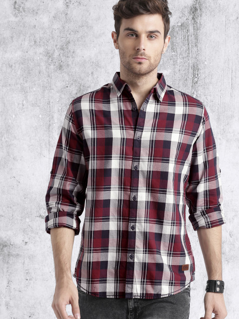 

Roadster Men Maroon & Navy Checked Casual Shirt