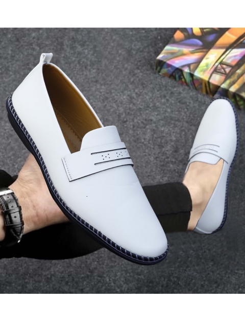 

FOUR STAR TRUCK SALES Men White Printed Loafers