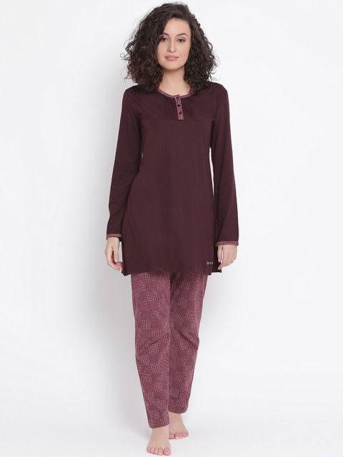 

Kanvin Women Brown Printed Night Suit