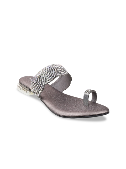 

Metro Women Maroon Colourblocked One Toe Flats