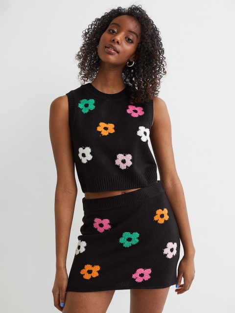 

H&M Women Black Sweater Vest