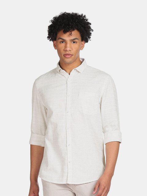 

Cherokee Men Beige Checked Casual Shirt
