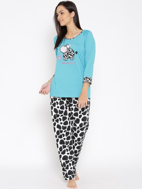 

Kanvin Women Blue & White Pure Cotton Printed Night suit