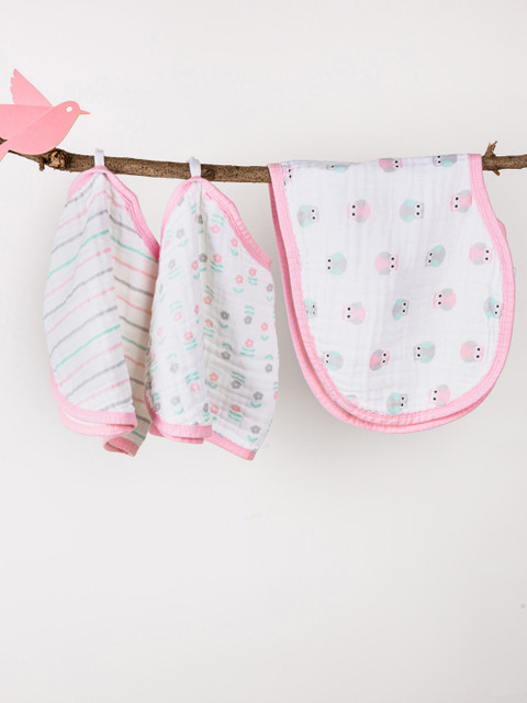 

KICKS & CRAWL Infant Kids Pack Of 3 Printed Muslin Burp Cloth Bibs, Pink