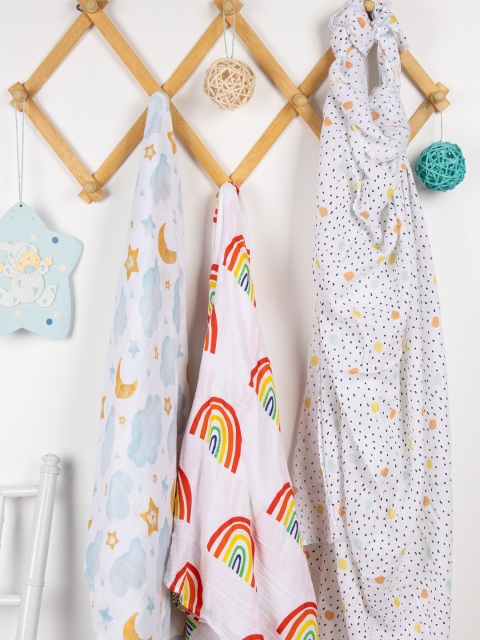 

KICKS & CRAWL Kids Pack Of 3 Daily Muslin Swaddle, Red