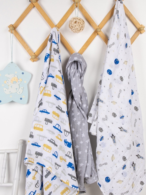 

KICKS & CRAWL Kids Pack Of 3 Grey & White Printed Adventurew Swaddles