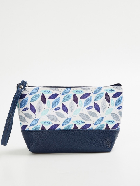 

Ginger by Lifestyle Navy Blue & White Printed Synthetic Toiletry Kit
