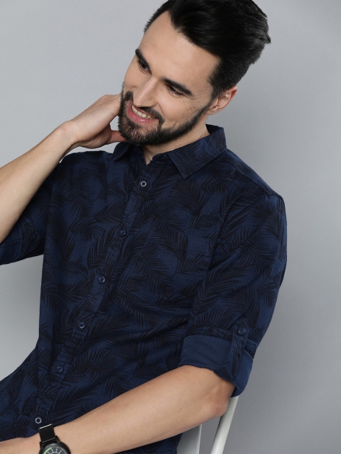 

HERE&NOW Men Navy Blue Slim Fit Tropical Printed Casual Shirt