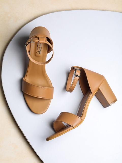 

LONDON STEPS Beige Block Sandals with Buckles