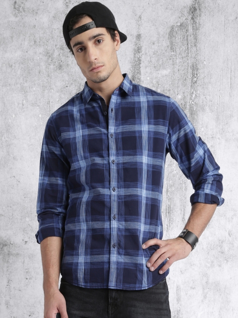 

Roadster Men Blue Checked Casual Shirt