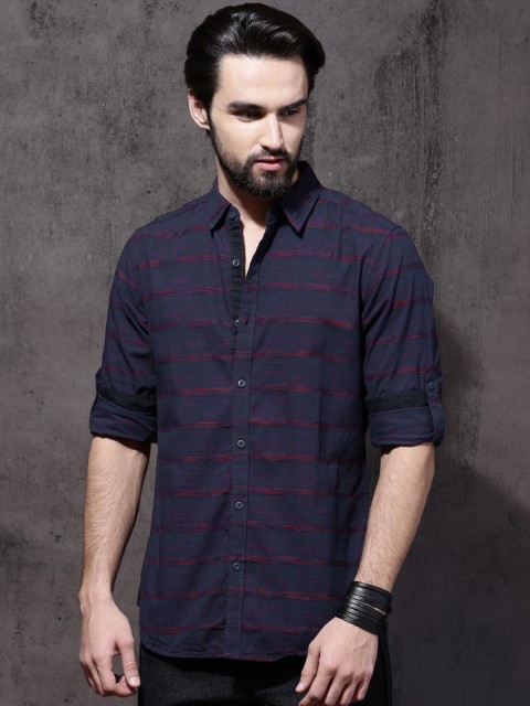 

Roadster Men Navy Regular Fit Striped Casual Shirt, Navy blue